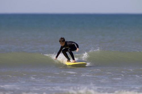 surf-tous-niveau-activite-vacances