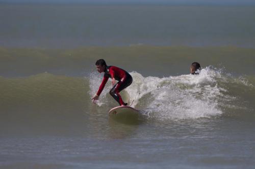 surfeur-ulmo-surf-school-soulac
